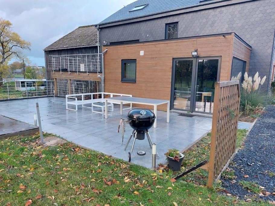 Le Reposoir Maison Spacieuse Avec Feu Au Bois Bertogne Exterior foto
